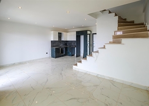 بنتهاوس 2 + 1 مطل على البحر وقلعة كاليه في منطقة أوبا