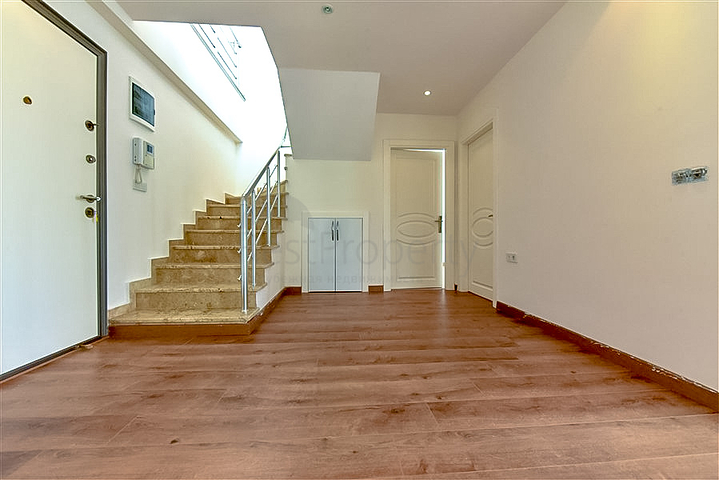 بنتهاوس 3+1 في منطقة شعبية