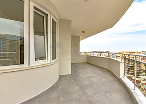 بنتهاوس 3+1 في منطقة شعبية