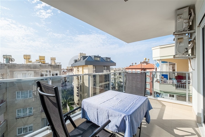 شقة 1+1 على مسافة قريبة من البحر