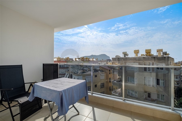 شقة 1+1 على مسافة قريبة من البحر