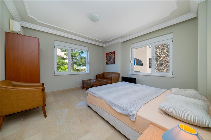 فيلا مع إطلالة بانورامية على البحر والجبل