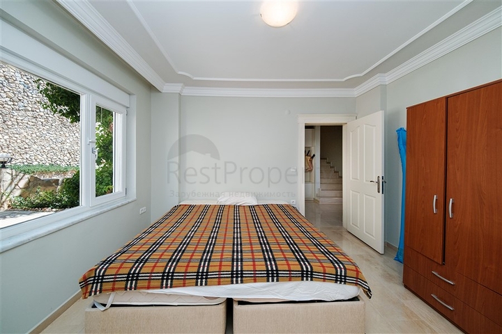 فيلا مع إطلالة بانورامية على البحر والجبل