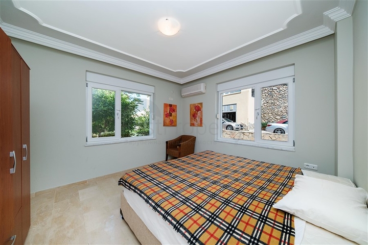 فيلا مع إطلالة بانورامية على البحر والجبل