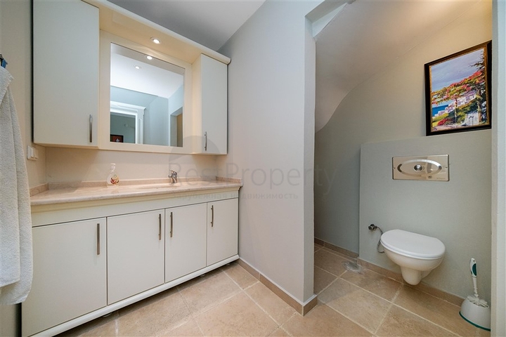 فيلا مع إطلالة بانورامية على البحر والجبل