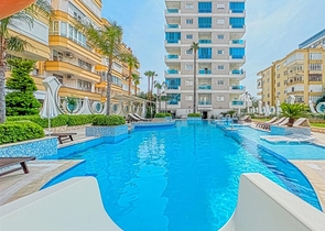 شقة مريحة للبيع في مجمع سكني على البحر في محمودلار شقة مريحة للبيع في مجمع سكني على البحر في محمودلار