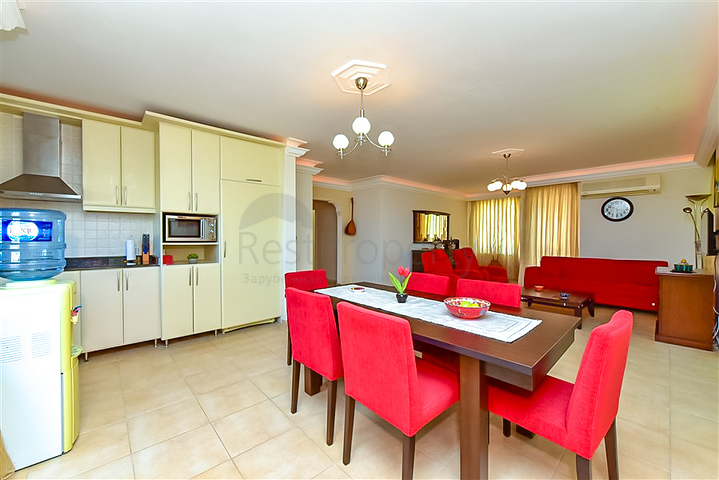 شقة مريحة من غرفتي نوم مع إطلالات خلابة على البحر