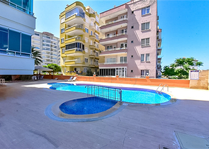 شقة مريحة من غرفتي نوم مع إطلالات خلابة على البحر