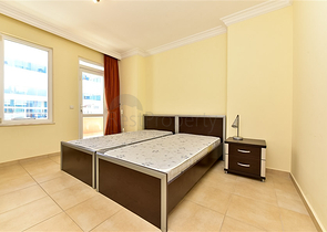 شقة مريحة من غرفتي نوم مع إطلالات خلابة على البحر