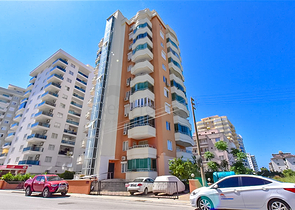 شقة مريحة من غرفتي نوم مع إطلالات خلابة على البحر