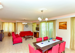 شقة مريحة من غرفتي نوم مع إطلالات خلابة على البحر