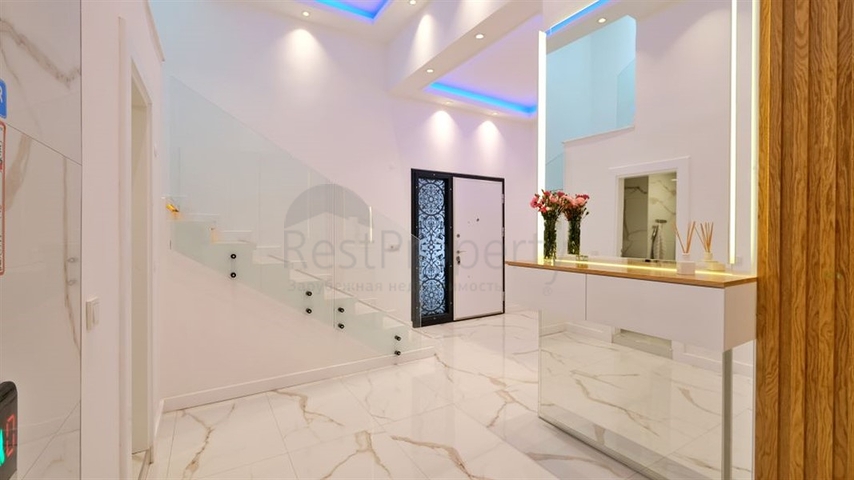 فيلا فاخرة 5 + 1 مع مناظر خلابة