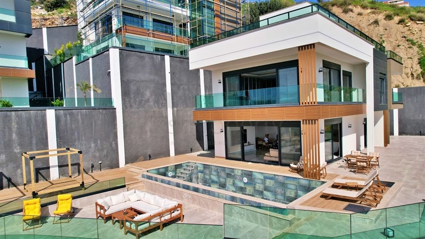 فيلا فاخرة 5 + 1 مع مناظر خلابة