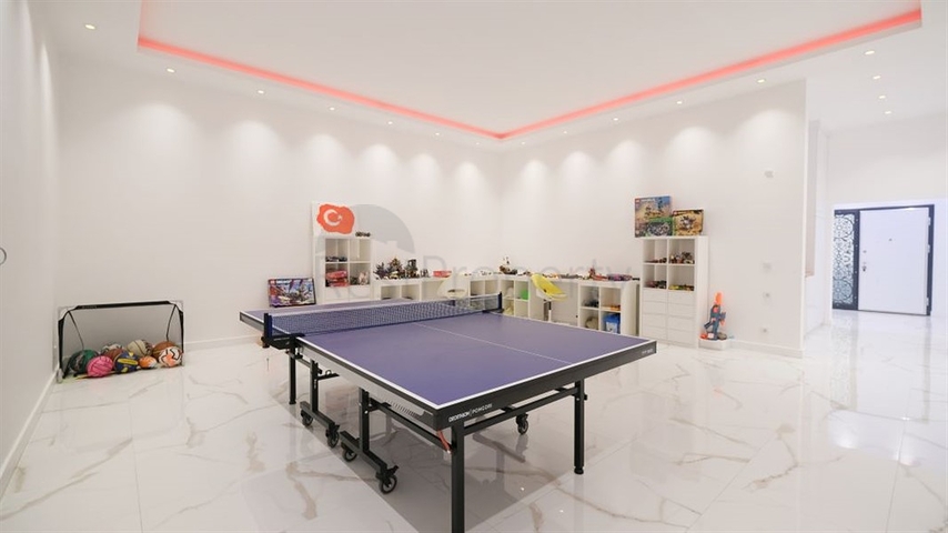 فيلا فاخرة 5 + 1 مع مناظر خلابة