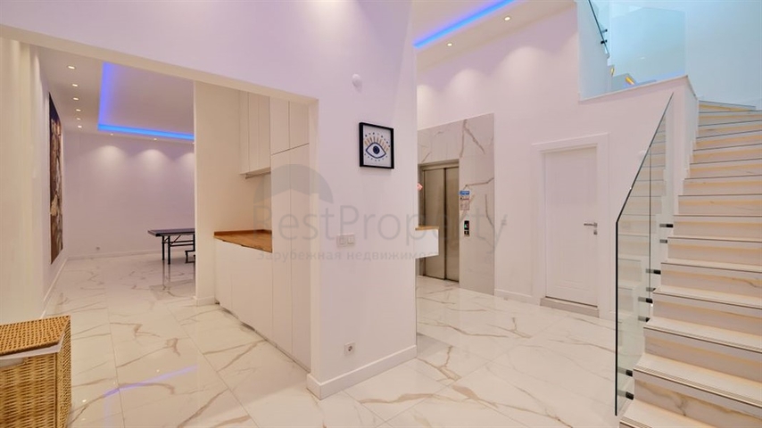 فيلا فاخرة 5 + 1 مع مناظر خلابة