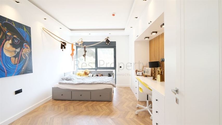 فيلا فاخرة 5 + 1 مع مناظر خلابة