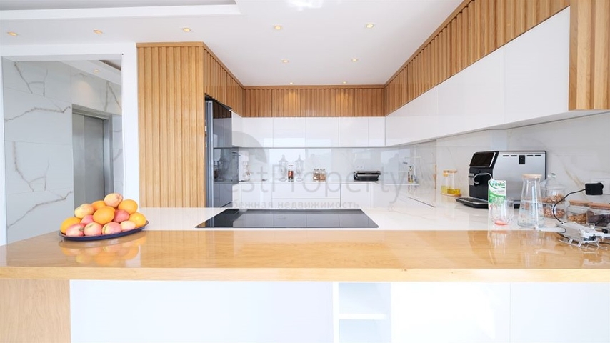 فيلا فاخرة 5 + 1 مع مناظر خلابة