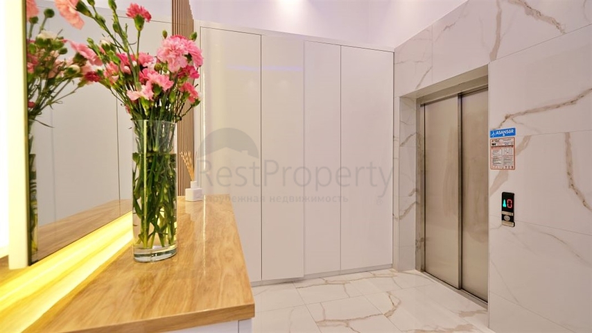 فيلا فاخرة 5 + 1 مع مناظر خلابة