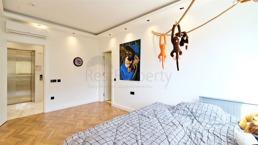 فيلا فاخرة 5 + 1 مع مناظر خلابة