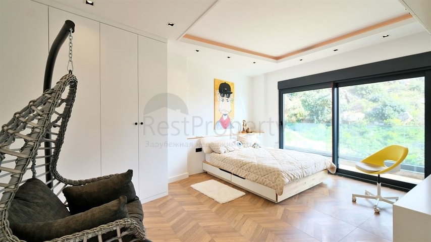 فيلا فاخرة 5 + 1 مع مناظر خلابة