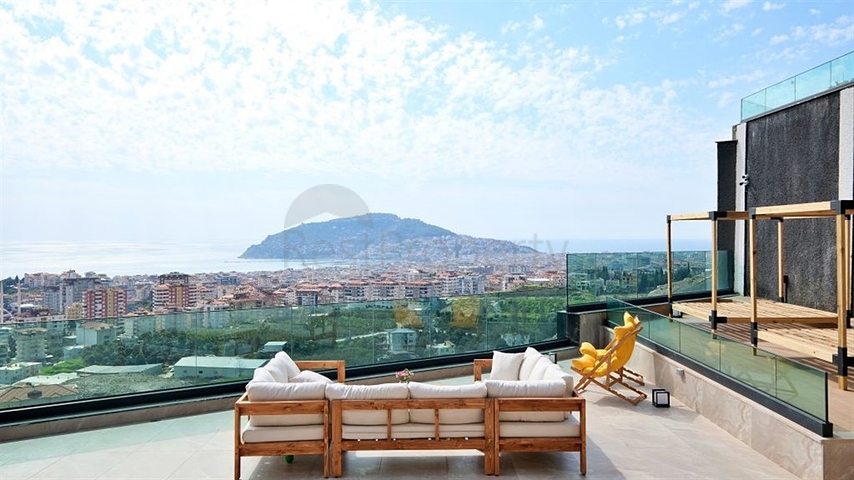 فيلا فاخرة 5 + 1 مع مناظر خلابة