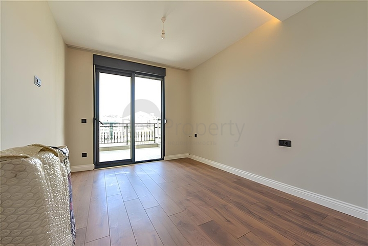 شقة مشرقة وواسعة في مجمع سكني حديث في منطقة أوبا