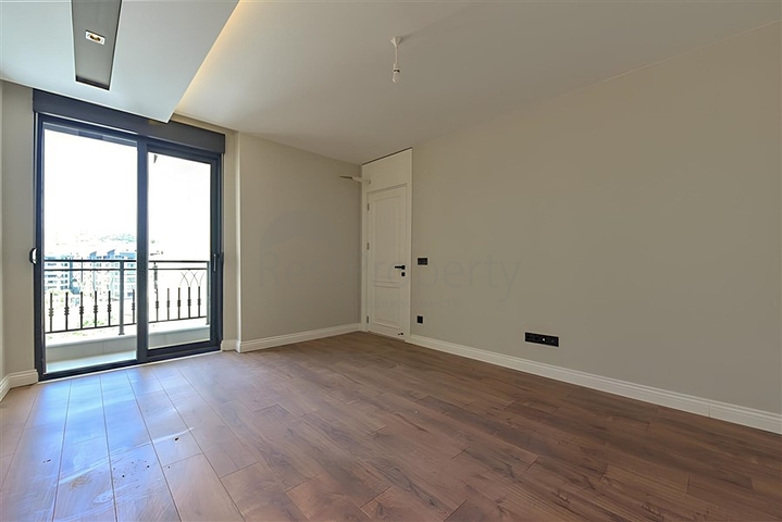 شقة مشرقة وواسعة في مجمع سكني حديث في منطقة أوبا