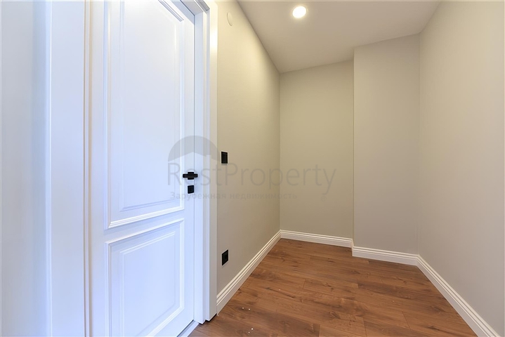 شقة مشرقة وواسعة في مجمع سكني حديث في منطقة أوبا