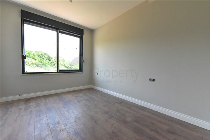 شقة فسيحة 4 + 1 في موقع ممتاز في كلا الاتجاهين