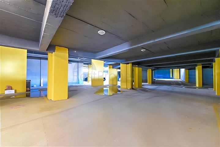 شقة فسيحة 4 + 1 في موقع ممتاز في كلا الاتجاهين