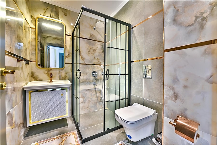 فيلا مطلة على البحر الأبيض المتوسط وقلعة ألانيا