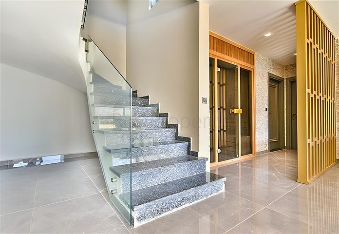 فيلا مطلة على البحر الأبيض المتوسط وقلعة ألانيا