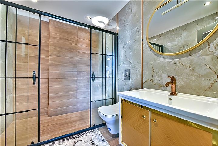 فيلا مطلة على البحر الأبيض المتوسط وقلعة ألانيا