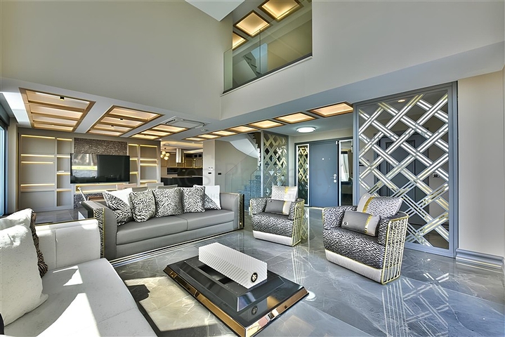 فيلا مطلة على البحر الأبيض المتوسط وقلعة ألانيا