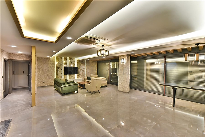 فيلا مطلة على البحر الأبيض المتوسط وقلعة ألانيا