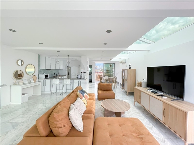 بنتهاوس 3+1 مع إطلالات على البحر والجبل