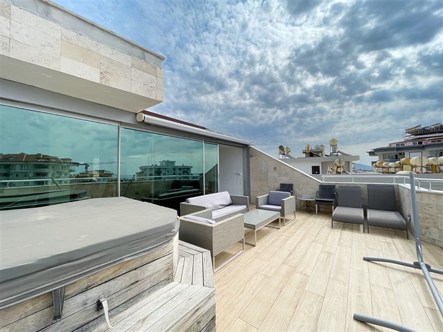 بنتهاوس 3+1 مع إطلالات على البحر والجبل