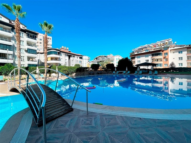 بنتهاوس 3+1 مع إطلالات على البحر والجبل