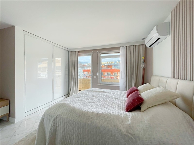 بنتهاوس 3+1 مع إطلالات على البحر والجبل