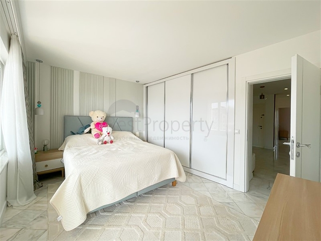 بنتهاوس 3+1 مع إطلالات على البحر والجبل