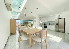 بنتهاوس 3+1 مع إطلالات على البحر والجبل