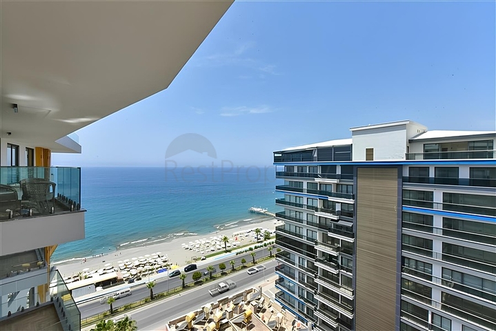 شقة 1 + 1 على الساحل الأول