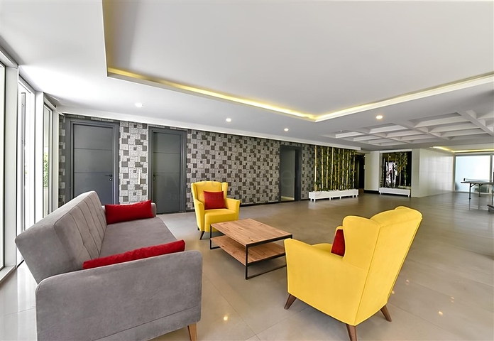 شقة 2+1 مع مطبخ منفصل على بعد 50 مترا من البحر في وسط ألانيا