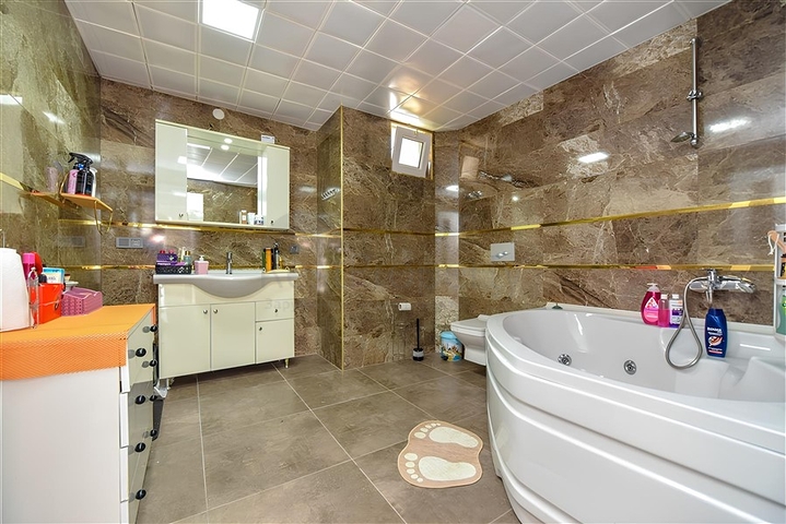 فيلا فسيحة في محمودلار هي الخيار المثالي لعائلة كبيرة