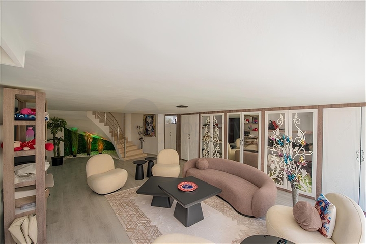 فيلا فسيحة في محمودلار هي الخيار المثالي لعائلة كبيرة