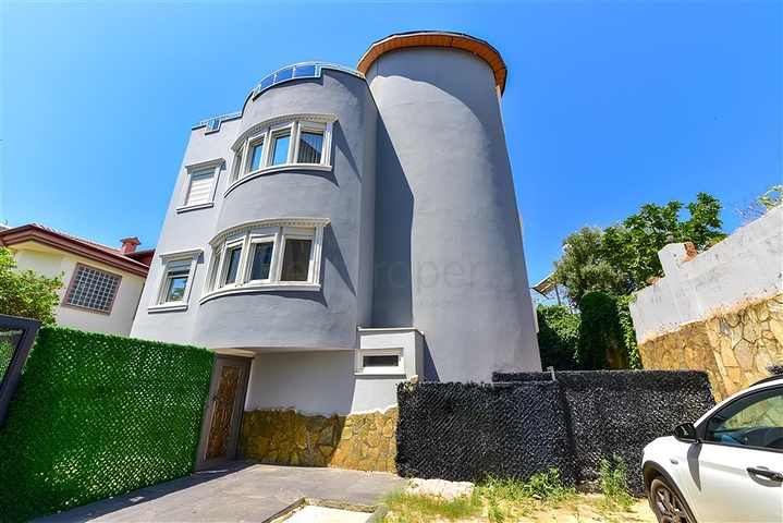 فيلا فسيحة في محمودلار هي الخيار المثالي لعائلة كبيرة