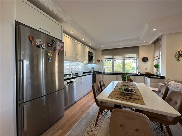 فيلا في الجزء الأوسط من ألانيا مطلة على البحر