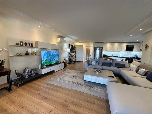 فيلا في الجزء الأوسط من ألانيا مطلة على البحر