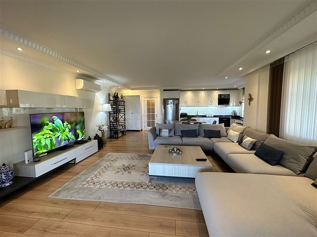 فيلا في الجزء الأوسط من ألانيا مطلة على البحر