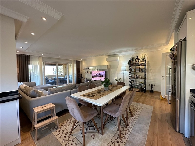 فيلا في الجزء الأوسط من ألانيا مطلة على البحر